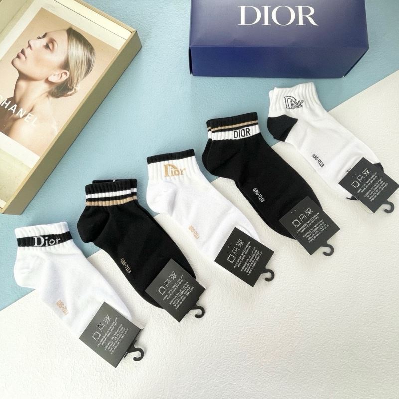 CHRISTIAN DIOR